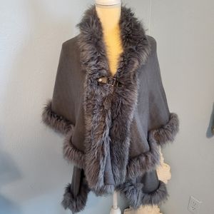 Ace Fashion faux fur trim poncho